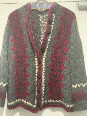 HANDMADE KNIT WOOL SWEATER CARDIGANS SIZE S